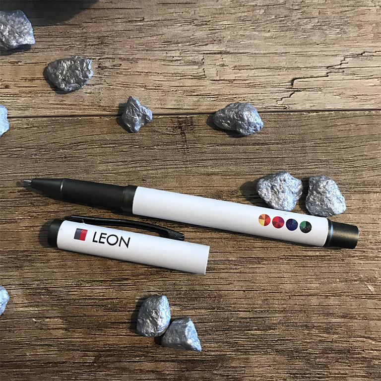 Mini-crayon personnalisé coloré avec gomme- Léon